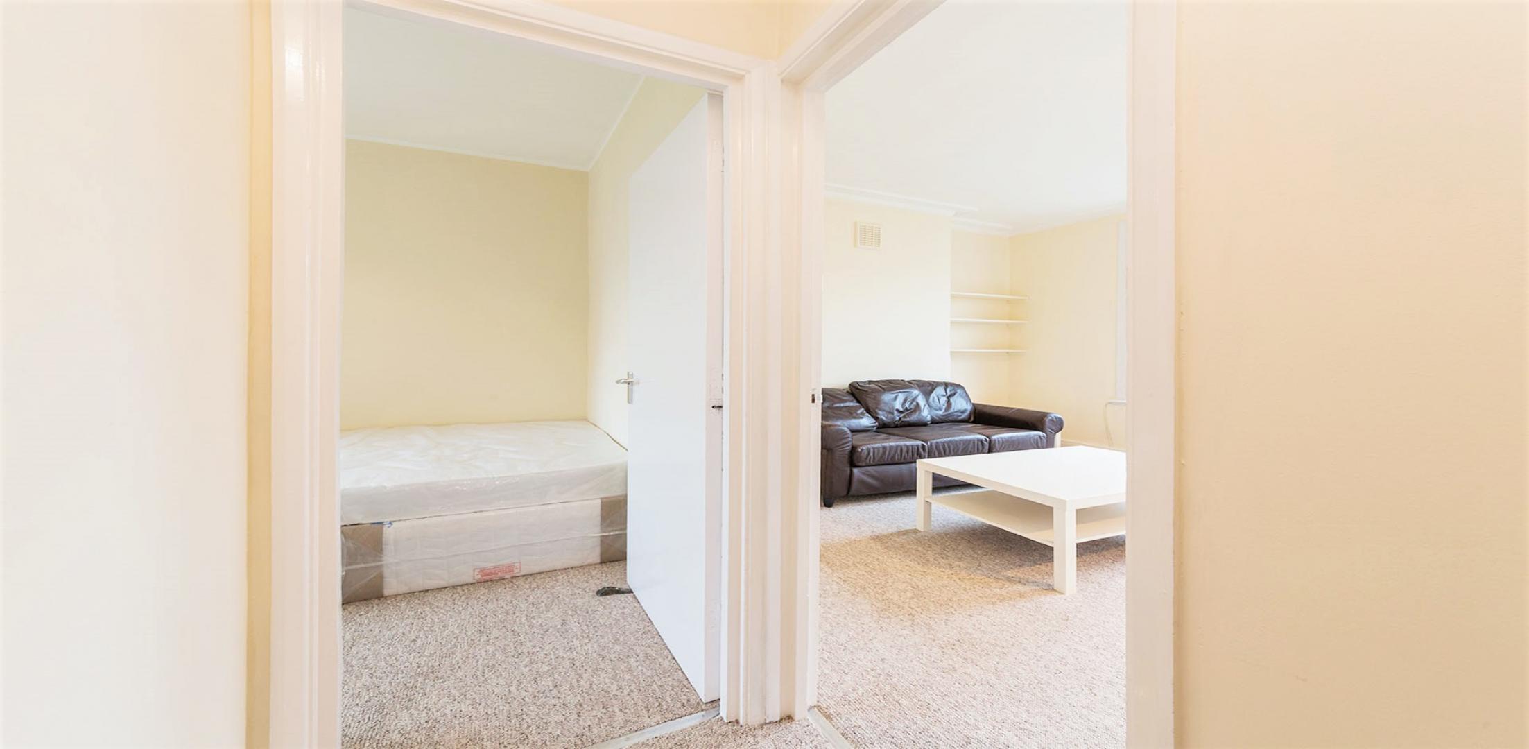 Modern Apartment Brooksville Avenue, Queens Park